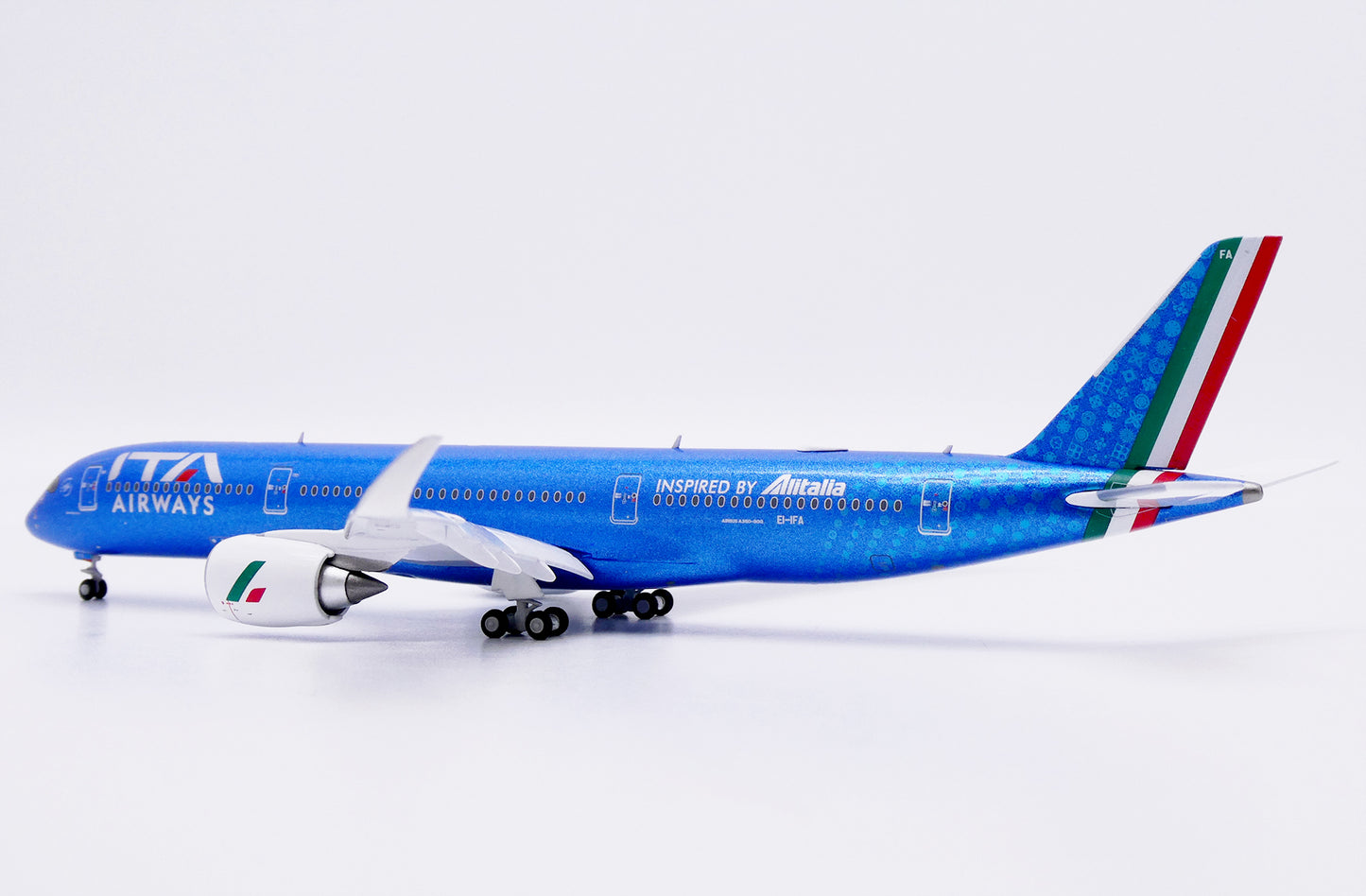 JC WINGS A350-900XWB ITA AIRWAYS "INSPIRED BY ALITALIA" (FLAPS DOWN) REG: EI-IFA