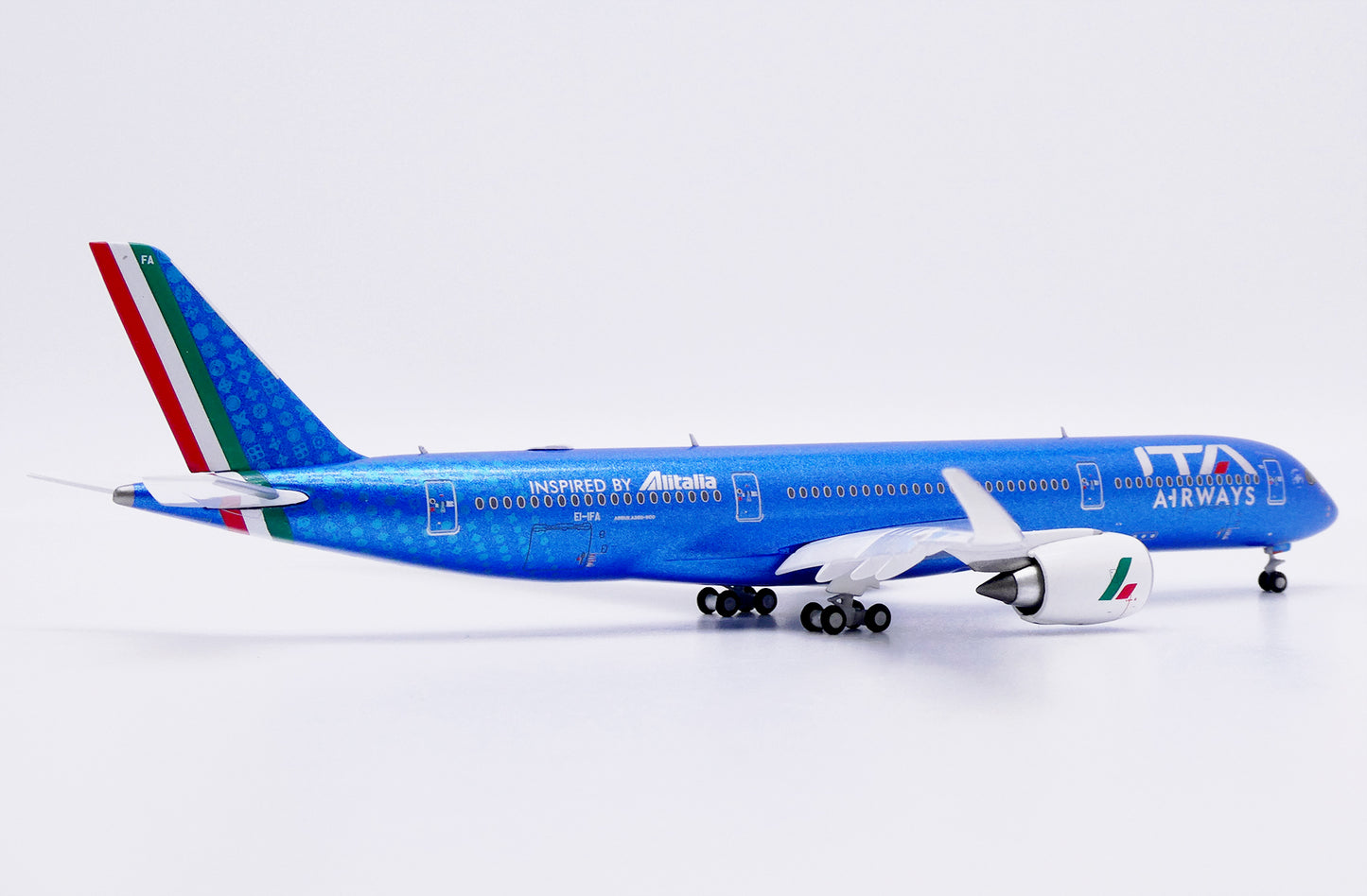 JC WINGS A350-900XWB ITA AIRWAYS "INSPIRED BY ALITALIA" (FLAPS DOWN) REG: EI-IFA