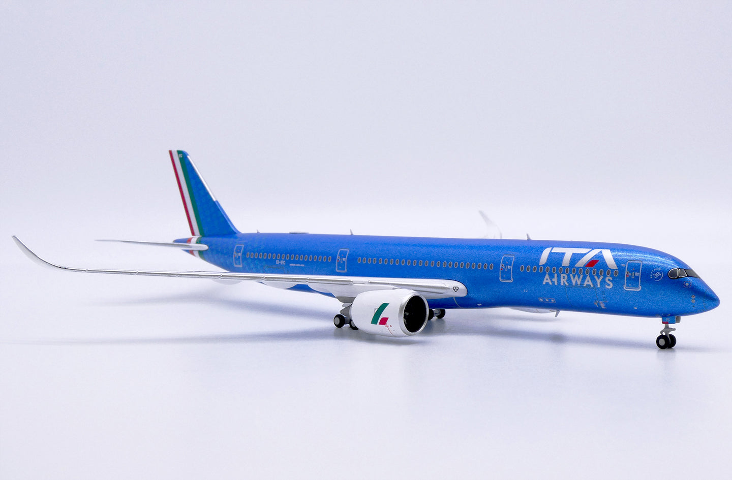 JC WINGS A350-900XWB ITA AIRWAYS REG: EI-IFC
