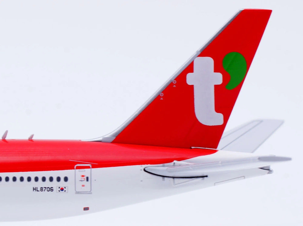 JC WINGS B777-300ER T'WAY AIR REG: HL8706