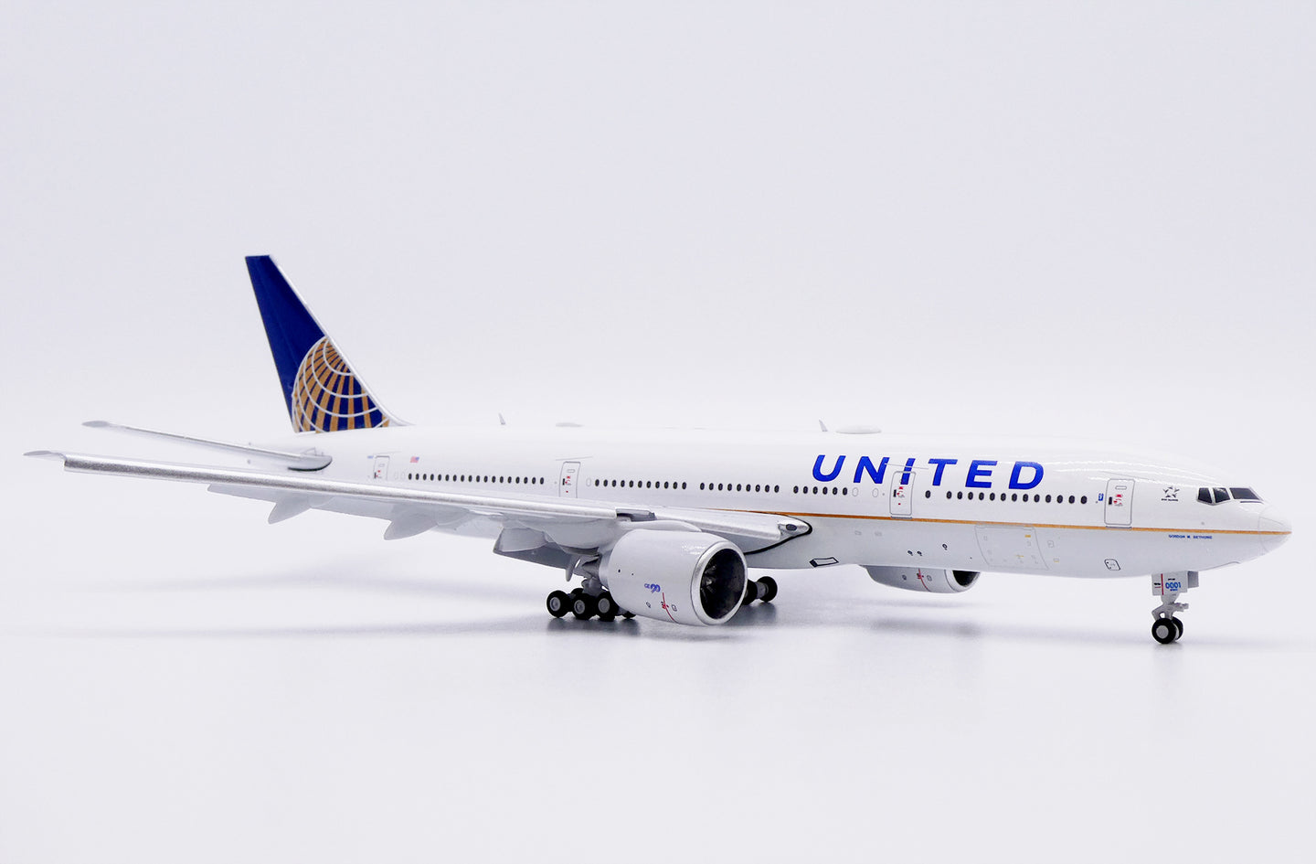 JC WINGS B777-200ER UNITED AIRLINES "GORDON M. BETHUNE" (FLAPS DOWN) REG: N78001