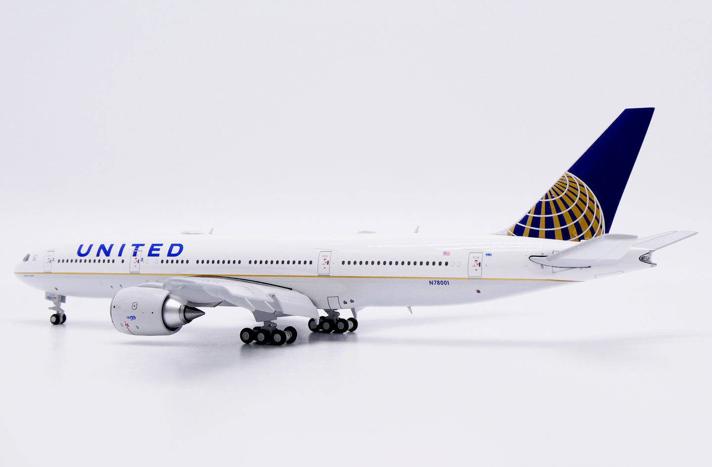 JC WINGS B777-200ER UNITED AIRLINES "GORDON M. BETHUNE" (FLAPS DOWN) REG: N78001
