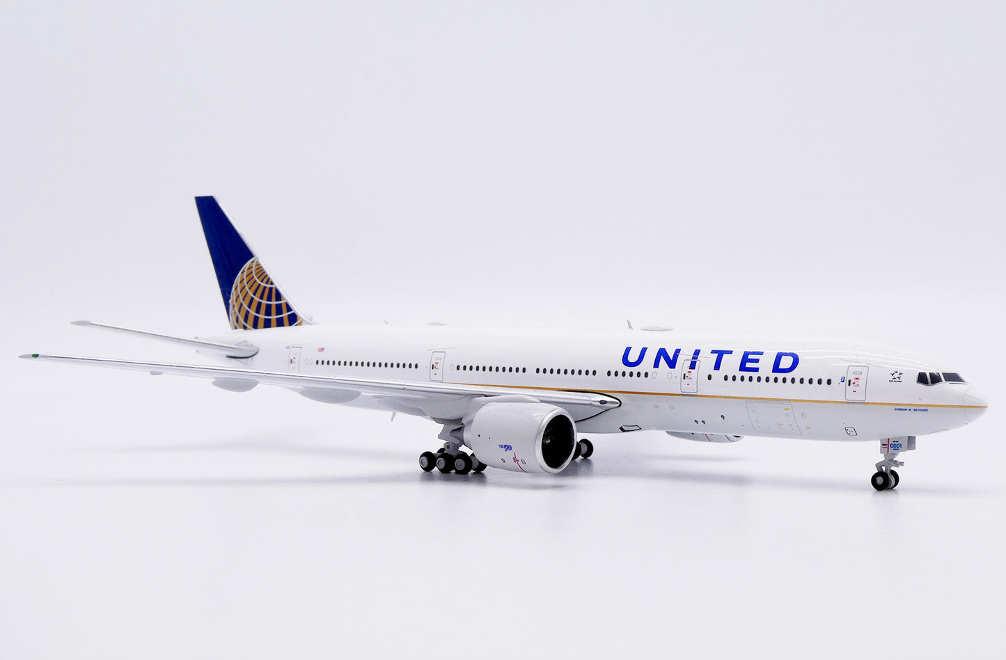 JC WINGS B777-200ER UNITED AIRLINES "GORDON M. BETHUNE" REG: N78001