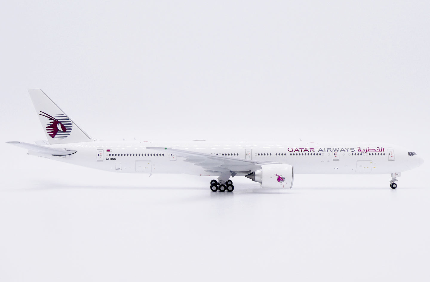 JCWINGS B777-300ER QATAR AIRWAYS "ALL WHITE" REG: A7-BOC
