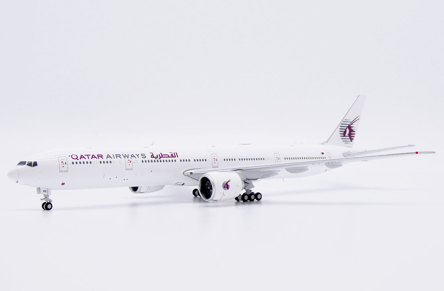 JCWINGS B777-300ER QATAR AIRWAYS "ALL WHITE" REG: A7-BOC