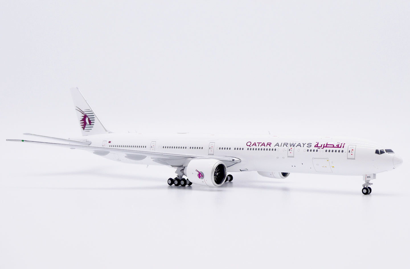 JCWINGS B777-300ER QATAR AIRWAYS "ALL WHITE" REG: A7-BOC