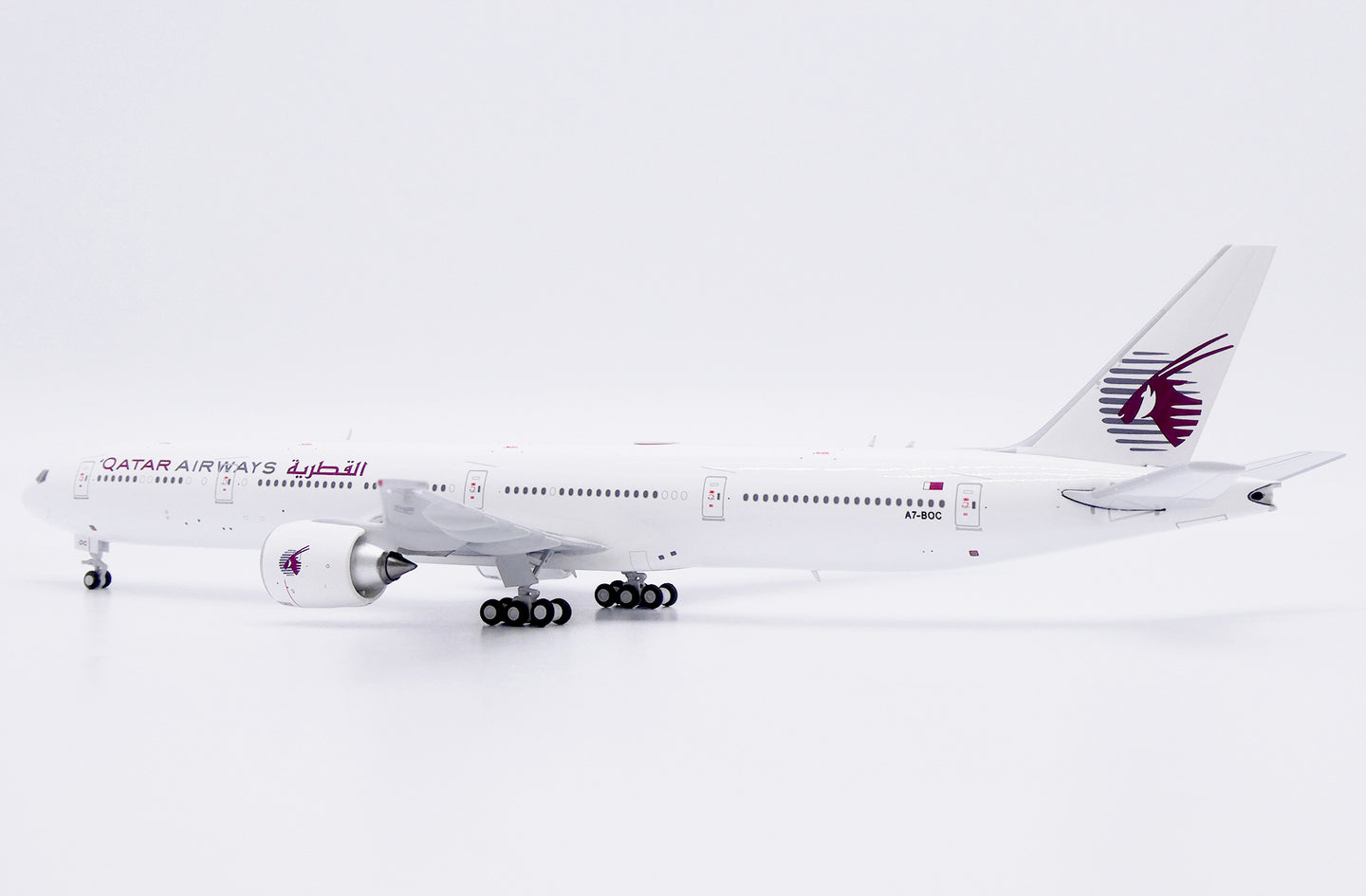 JCWINGS B777-300ER QATAR AIRWAYS "ALL WHITE" REG: A7-BOC