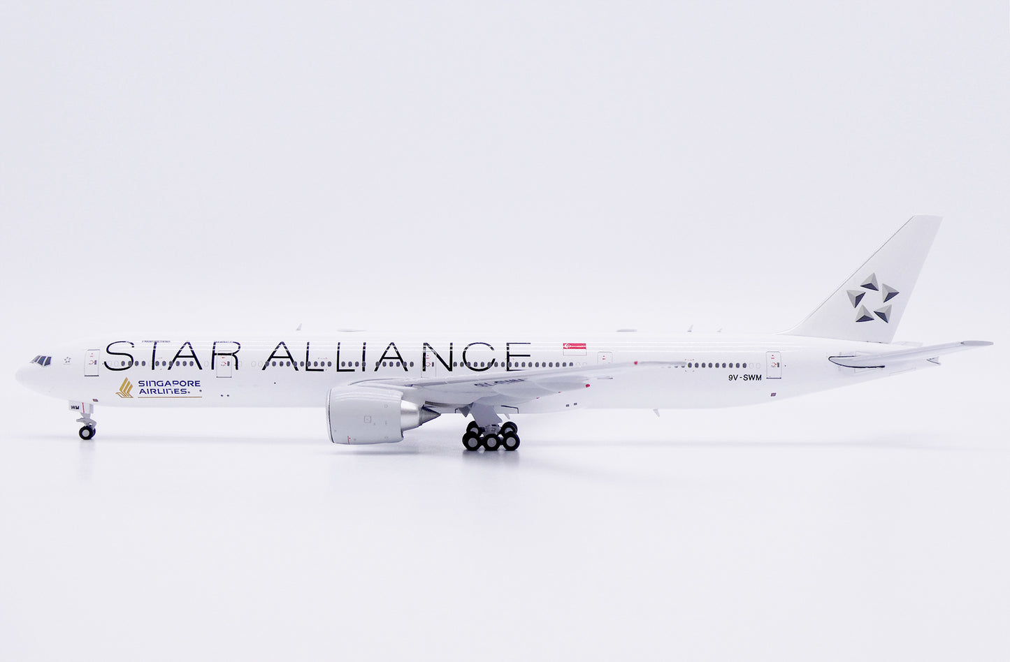 JC WINGS B777-300ER SINGAPORE AIRLINES "STAR ALLIANCE" REG: 9V-SWM