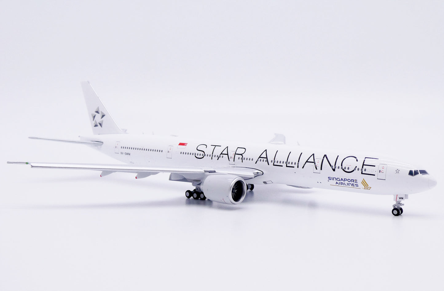 JC WINGS B777-300ER SINGAPORE AIRLINES "STAR ALLIANCE" REG: 9V-SWM