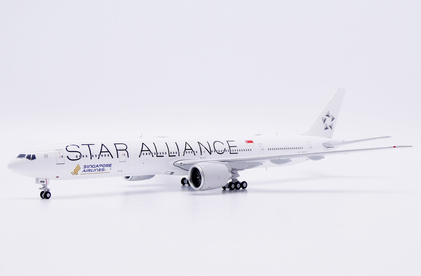 JC WINGS B777-300ER SINGAPORE AIRLINES "STAR ALLIANCE" REG: 9V-SWM