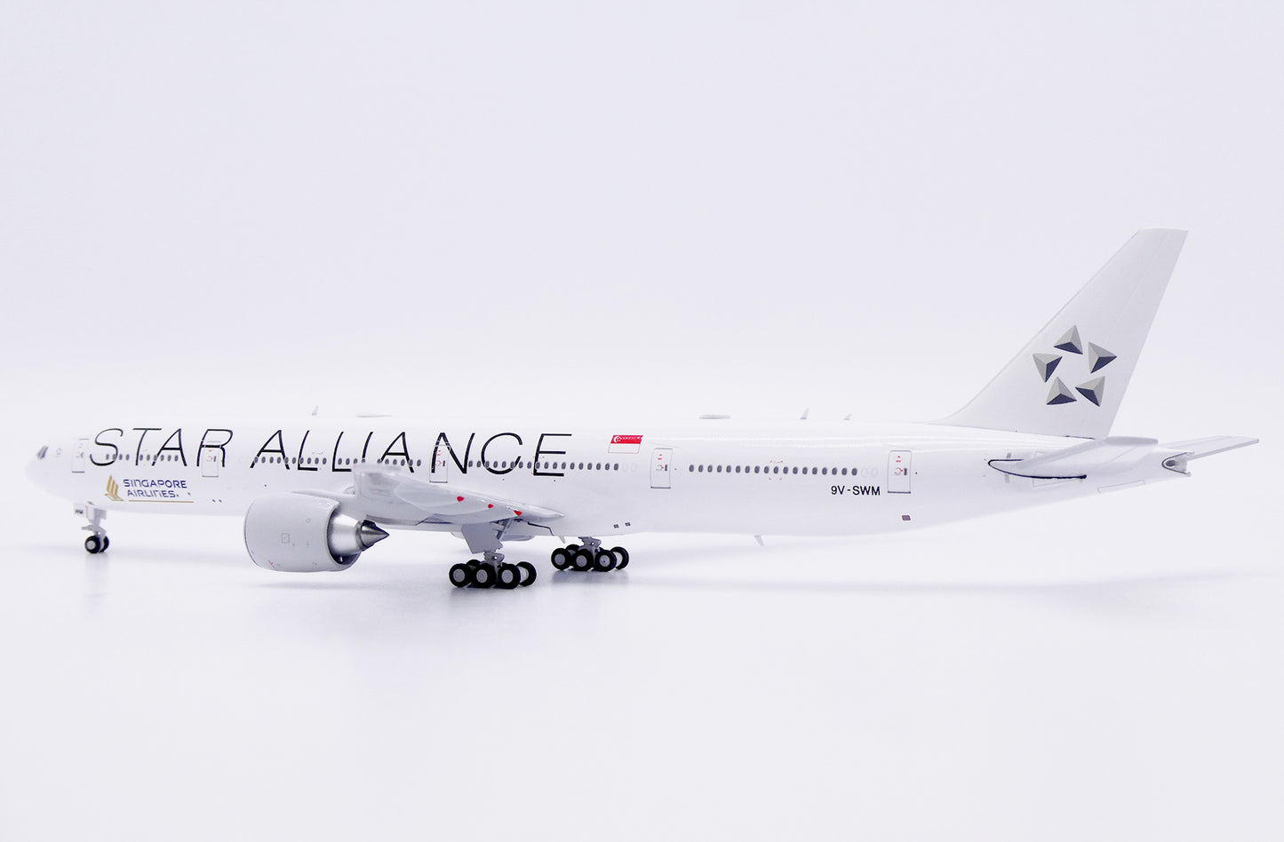 JC WINGS B777-300ER SINGAPORE AIRLINES "STAR ALLIANCE" REG: 9V-SWM