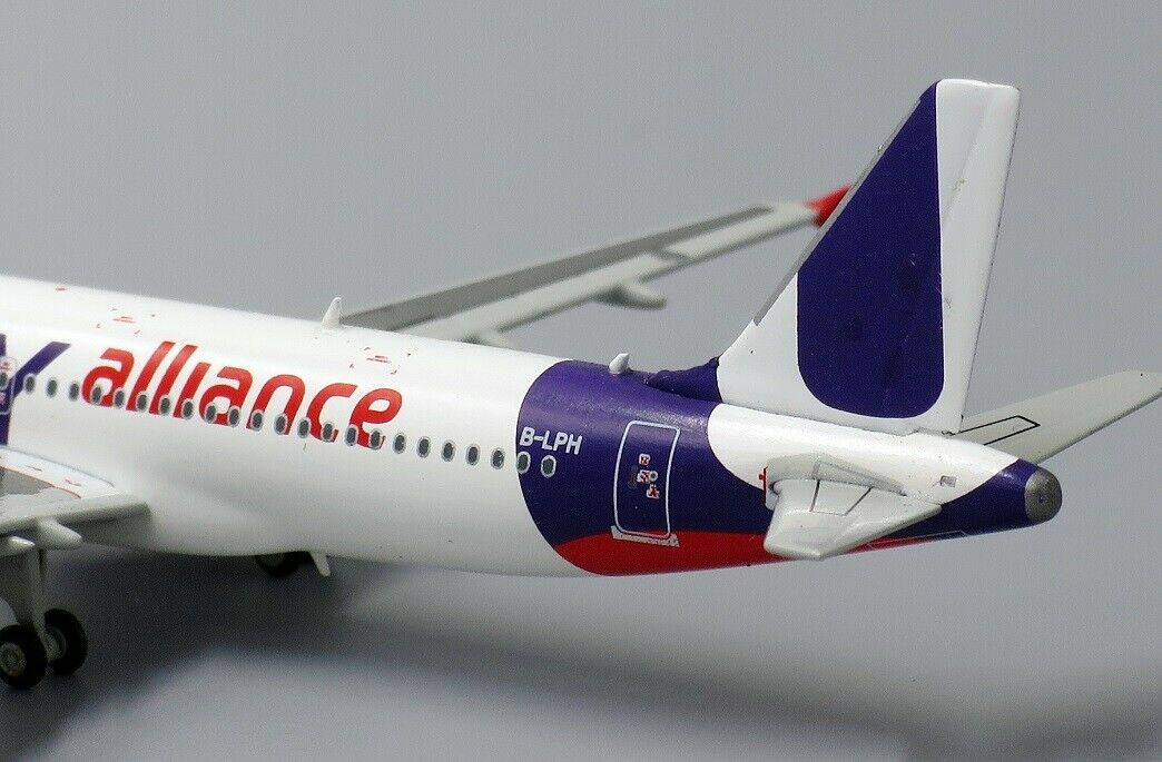 JC WINGS A320 HK EXPRESS REG: B-LPH