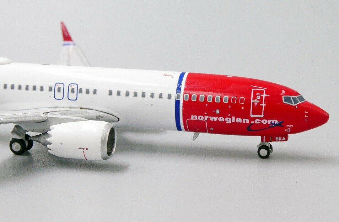JC WINGS B737 NORWEGIAN AIR OSCAR WILDE REG: LN-BKA