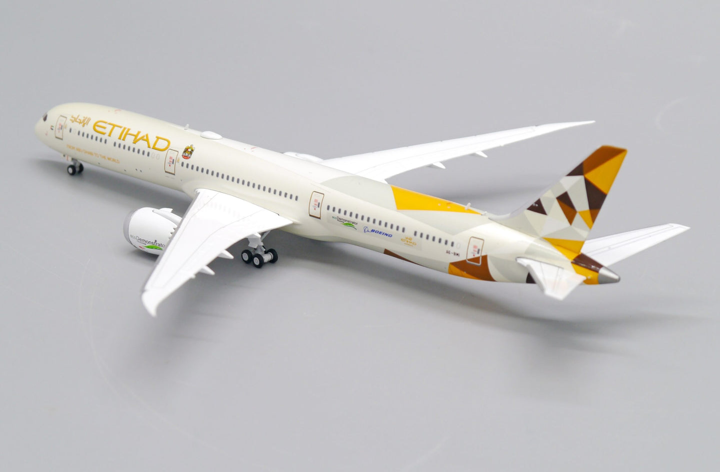 JC WINGS B787 ECO DEMONSTRATOR ETIHAD AIRWAYS REG: A6-BMI