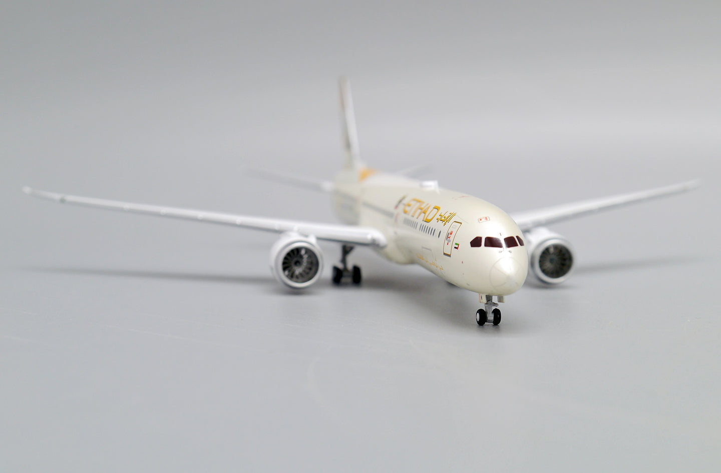 JC WINGS B787 ECO DEMONSTRATOR ETIHAD AIRWAYS REG: A6-BMI