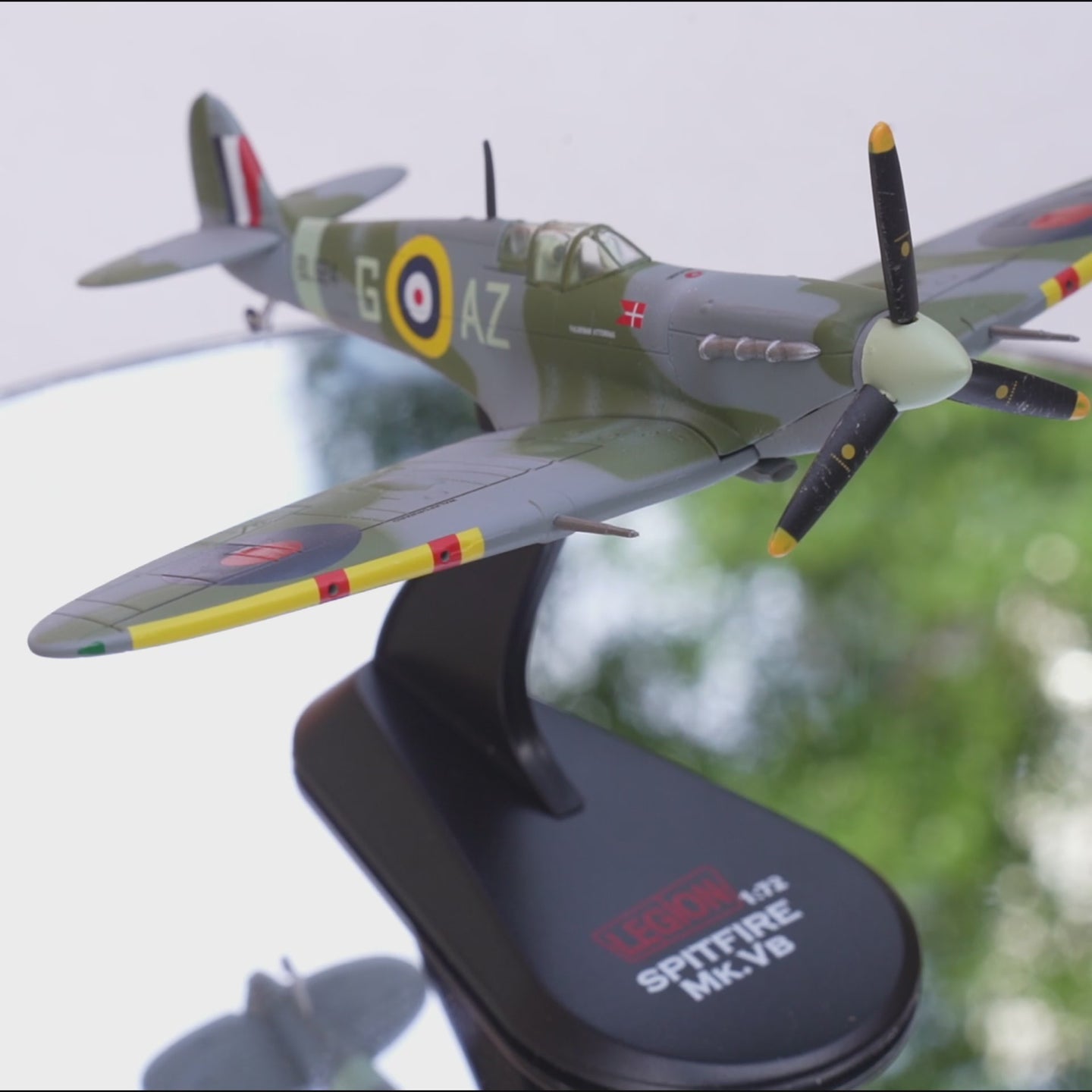 PANZERKAMPF SUPERMARINE SPITFIRE MKVB BL924/AZ-G 234 SQN RAF FLOWN BY P/O AXEL A.SVENDSEN TANGMERE 1942