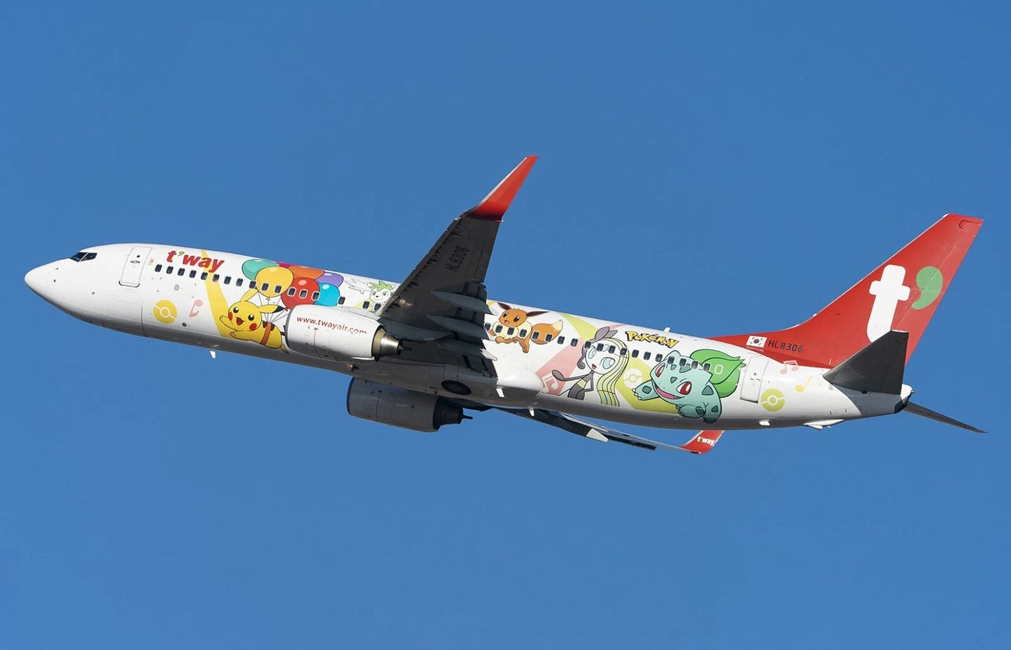 JC WINGS B737-800 T'WAY AIR "PIKACHU JET TW LIVERY" REG: HL8306