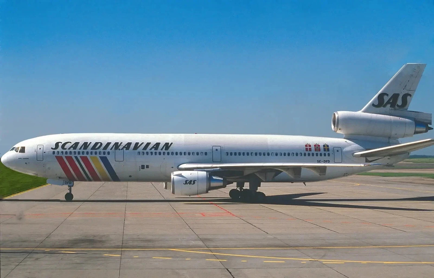 JC WINGS DC-10-30 SCANDINAVIAN AIRLINES (SAS) REG: SE-DFD